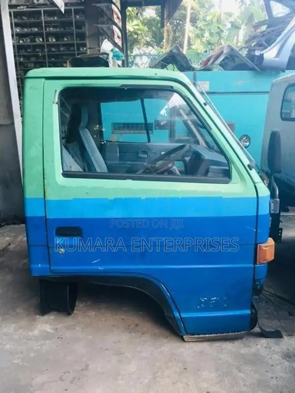 Isuzu Tube Light Model Cabin