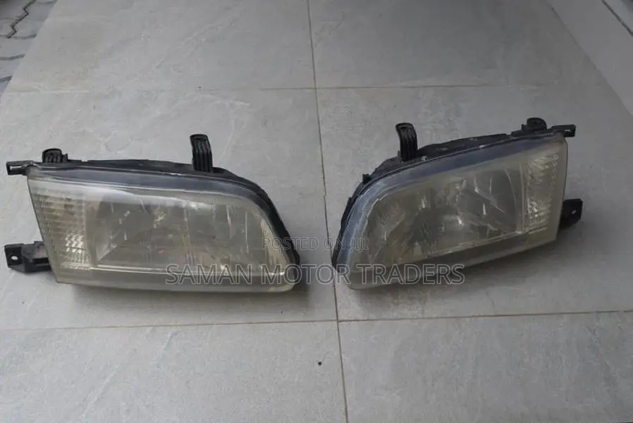 Nissan Sunny FB15 Head Light