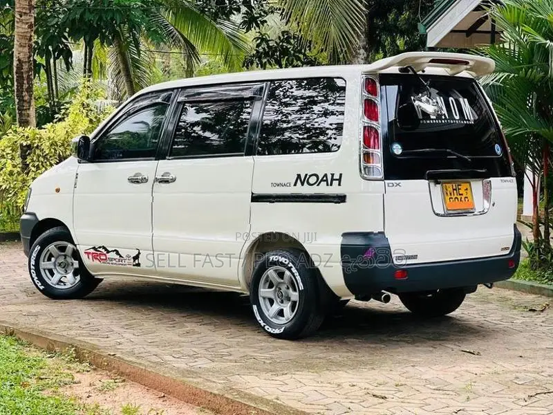 Toyota Noah KR41 1998