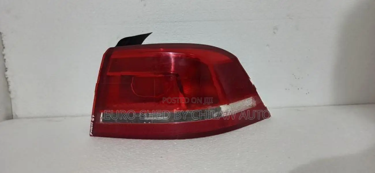 Volks Wagen Passat B7 Tail Light