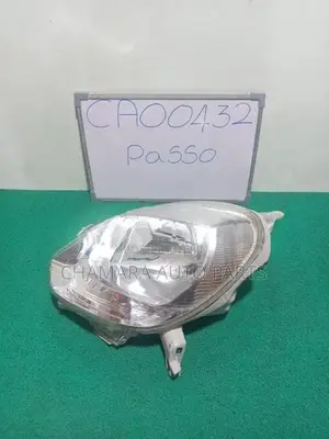 Toyota Passo (kgc-30/2015) Head Light