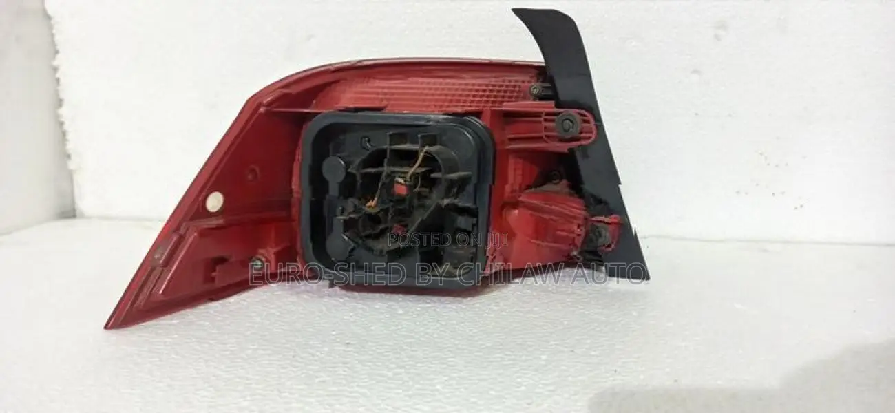 Volks Wagen Passat B7 Tail Light