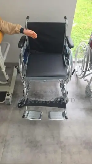 Armrest Decline Commode Wheel Chair / Wheelchair