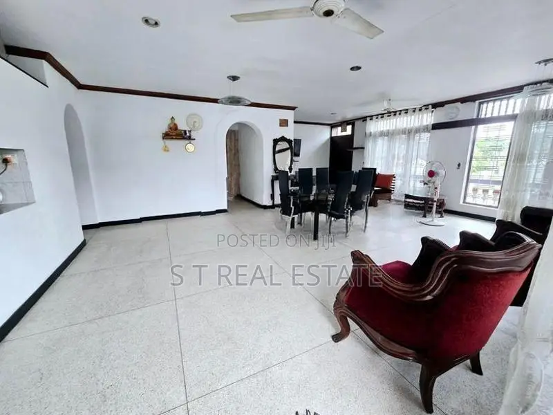 06BR Two Story House For Sale In Nawala