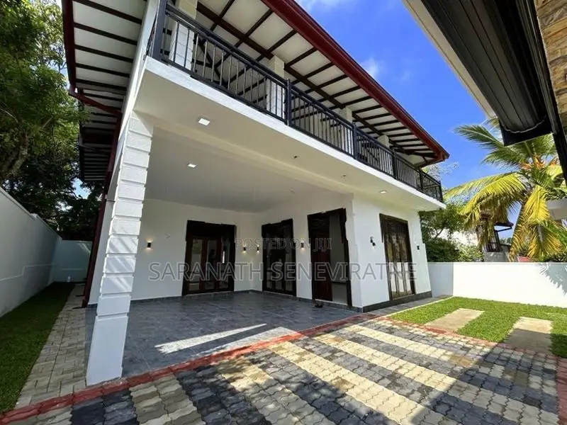 Brand-New Luxury House With NO BLIND WALLS - Piliyandala Gorakapitiya