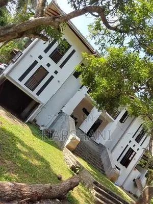 Spacious Bungalow facing Paddy Field Close to Highway Athurugiriya