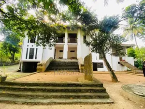 Spacious Bungalow facing Paddy Field Close to Highway Athurugiriya