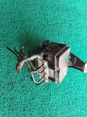 Nissan Note E11 ABS Unit