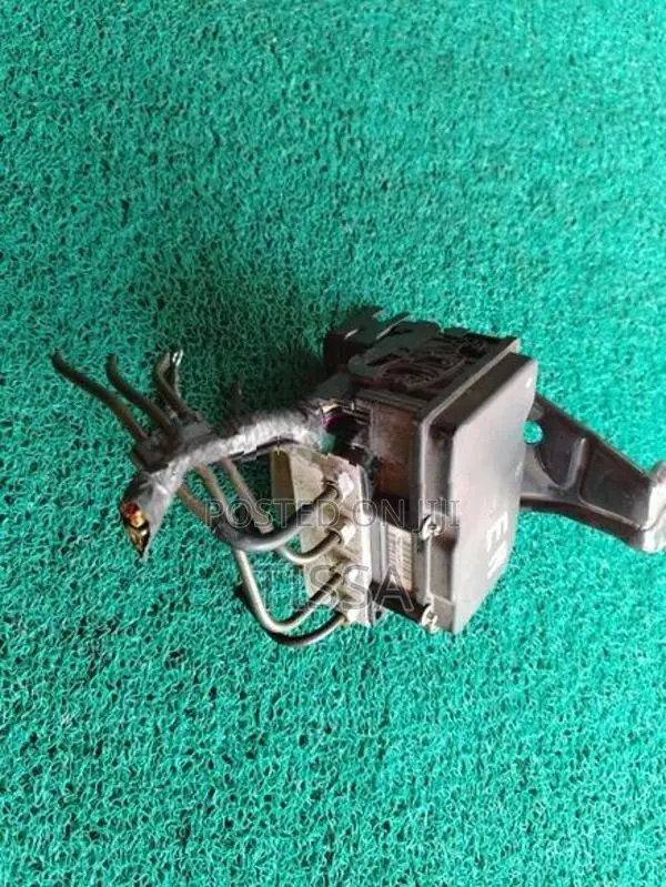 Nissan Note E11 ABS Unit