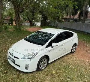Toyota Prius S Touring 2012