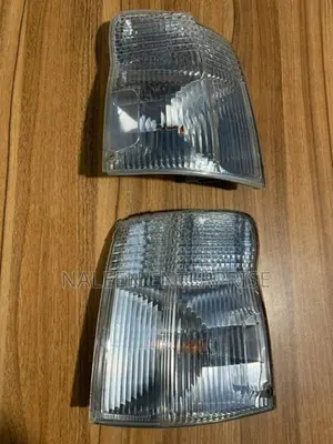 Nissan Caravan E25 Normal Signal Lights