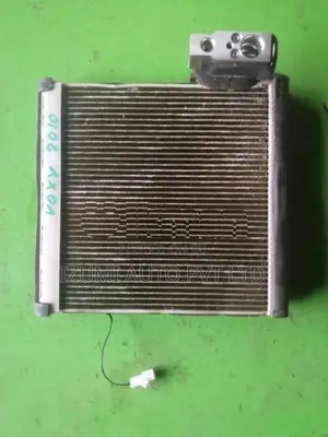 Toyota voxy 2010 AC Cooler
