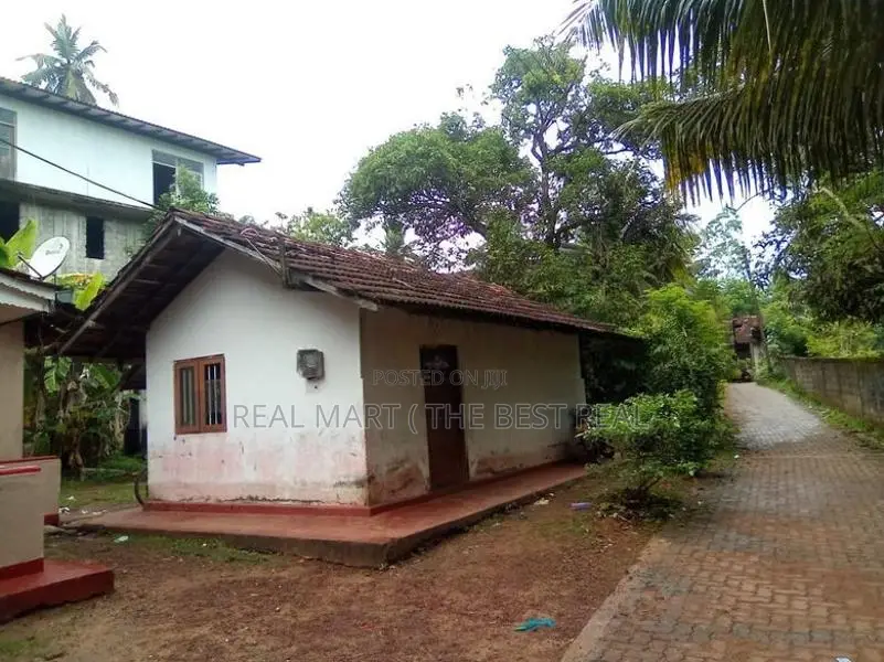 Kamburugamuwa 7 Perches Commercial Land for Sale