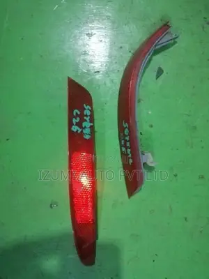 Nissan Serena C26 Bumper Reftector Set