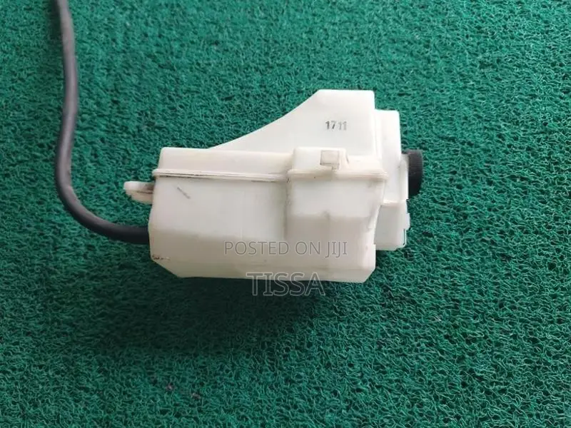 Nissan March K12 Radiator Overflow Tank