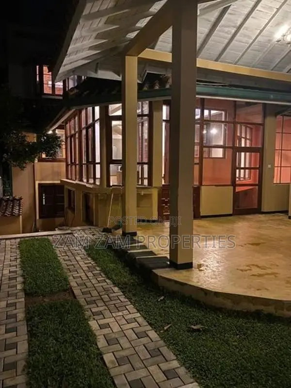 Modern House For Sale In Maharagama Ref ZA975