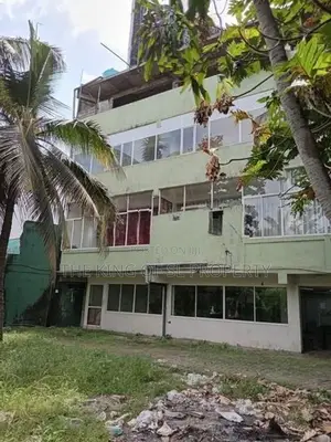 Building for sale in Peliyagoda