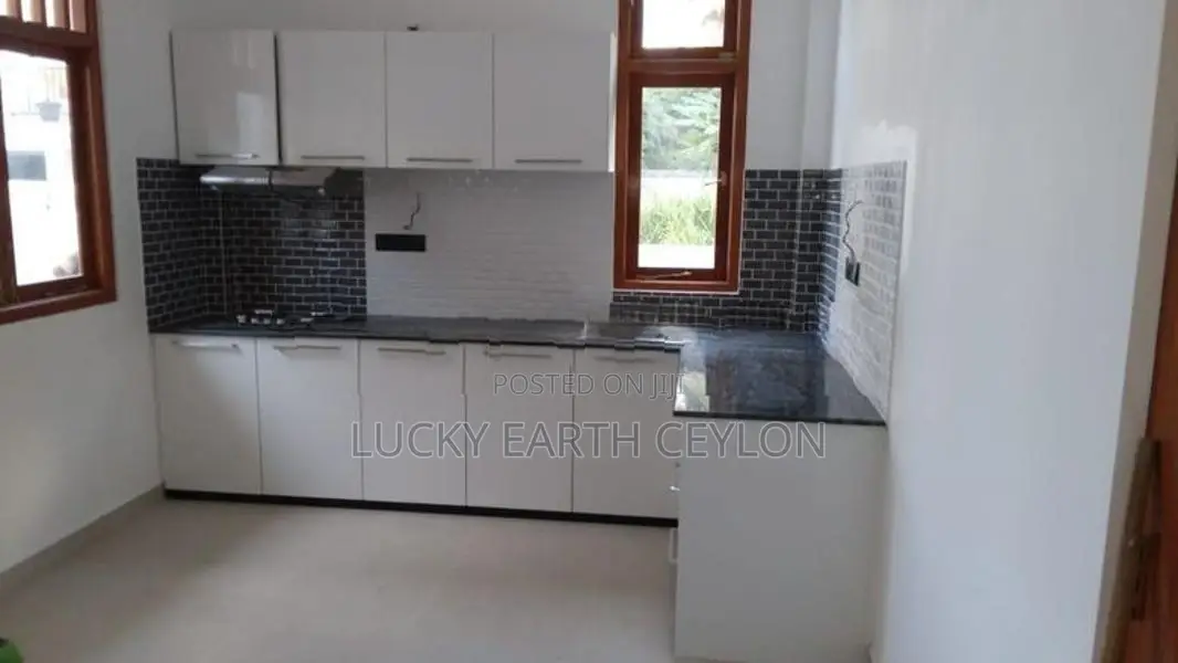 Piliyandala Brand New 3 Storey House with Gym for Sale (S124)