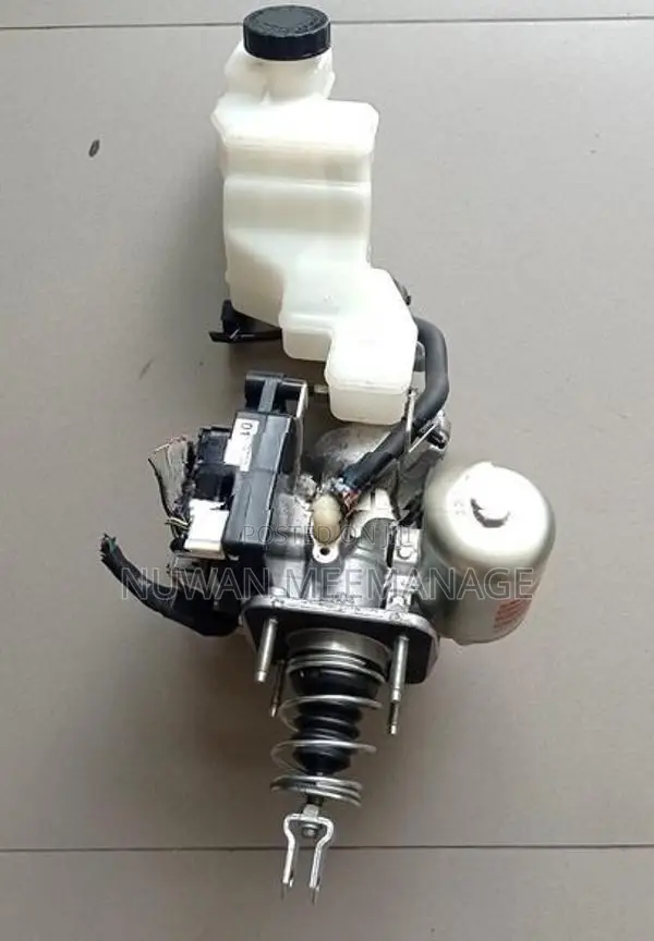 Nissan X Trail T32 ABS module and Motor