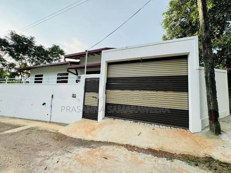 අති සුඛෝපභෝගී අලංකාර සුවිසල් දෙමහල් නිවස විකිණීමට piliyandala
