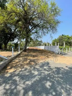 දබුල්ල කොලඹ බස් පාරෙන් ඉඩමක්