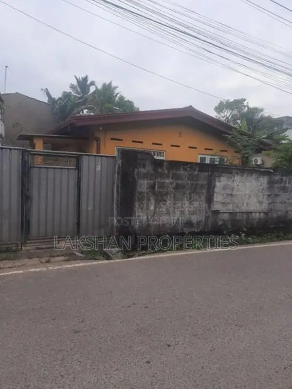 Land for Sale in Boralesgamuwa Pirivena Road