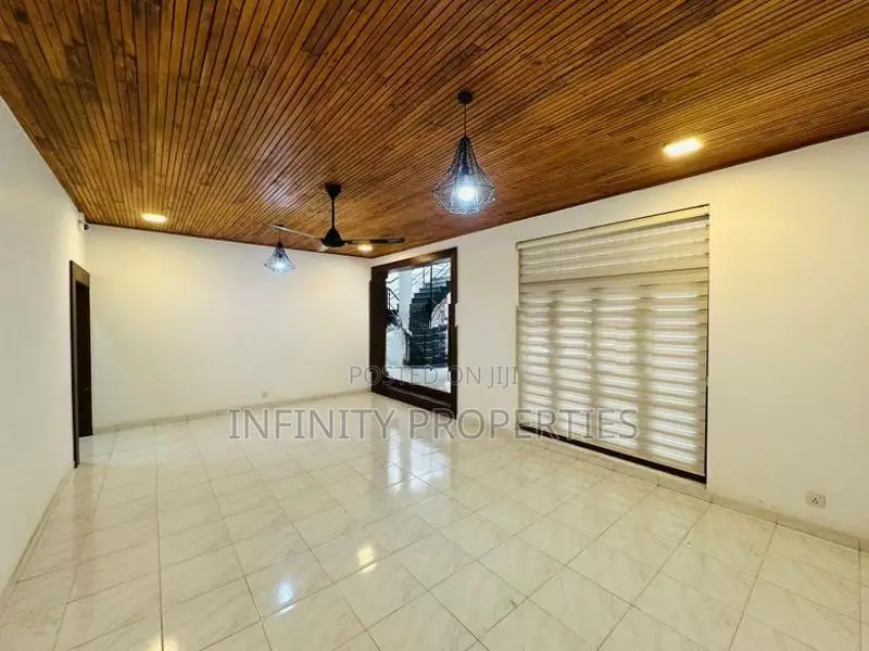 (AF936) 02 Story House & 15 P sale At Elhena Road Maharagama