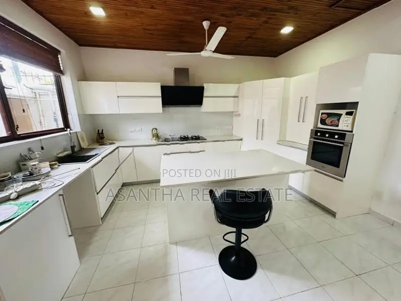 (ARN629) 02 Story House & 15 P sale At Elhena Road Maharagama