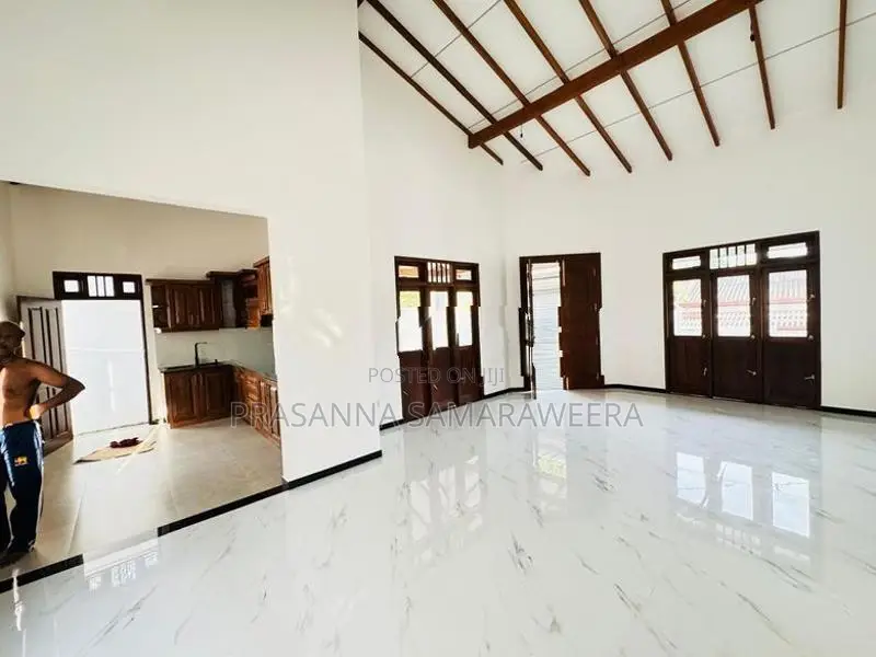 අති සුඛෝපභෝගී අලංකාර සුවිසල් දෙමහල් නිවස විකිණීමට piliyandala