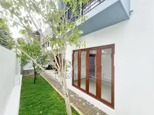 Modern Luxury Three Story House For Sale In Kottawa