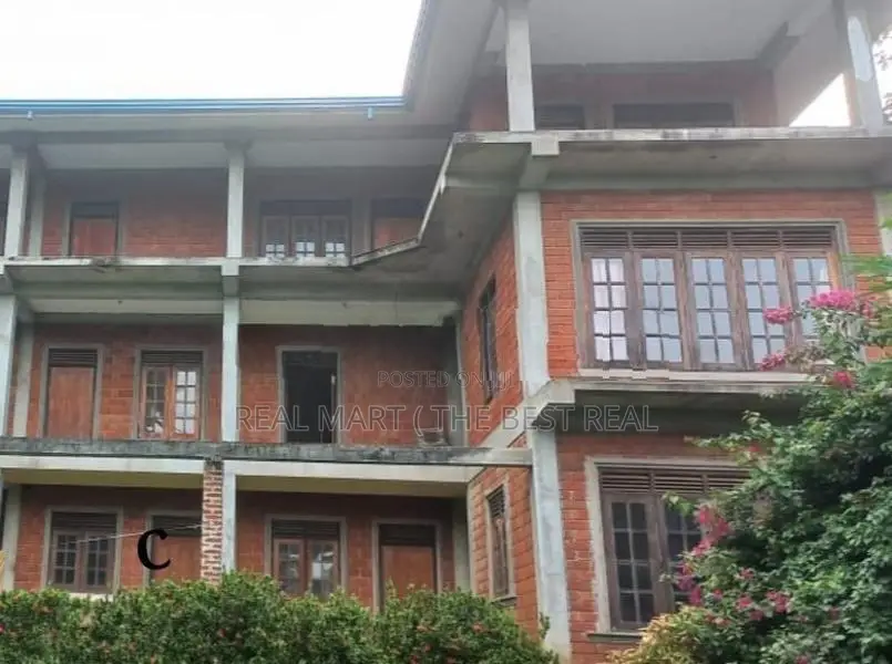 Embilipitiya : New 15 BR Lake Front Beautiful Hotel For Sale