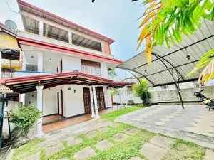 Separate 3 story house Pelawattha