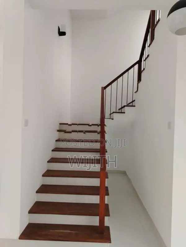 Super 3 Storey House for Sale in Kottawa