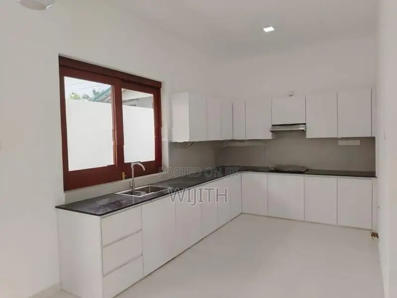 Super 3 Storey House for Sale in Kottawa