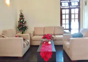 Separate 3 story house Pelawattha