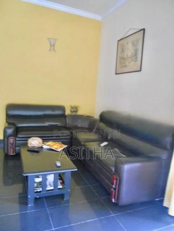 Separate 3 story house Pelawattha