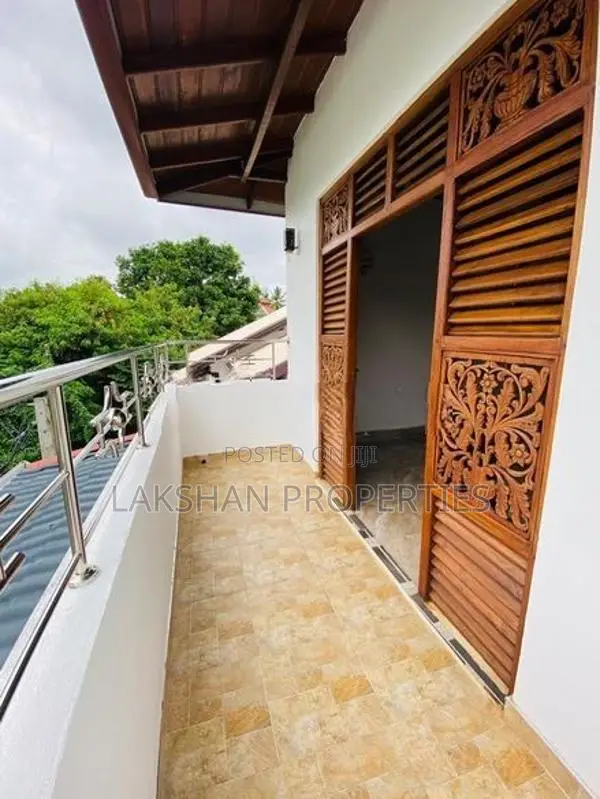 Two Story House For Sale In Piliyandala