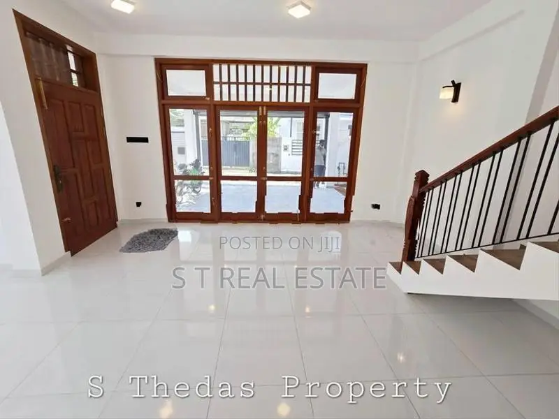 Brand New Luxury Three Story House For Sale In Piliyandala