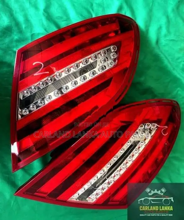 Mercedes Benz C250 W204 Auto Petrol (2011) - Tail Lights