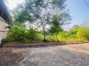 9P Rectangular Shaped Land Close to Hokndara Road, Thalawathugoda