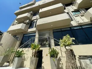 Mount Lavinia:15 Bedrooms Luxury House for Sale at De Seram Place