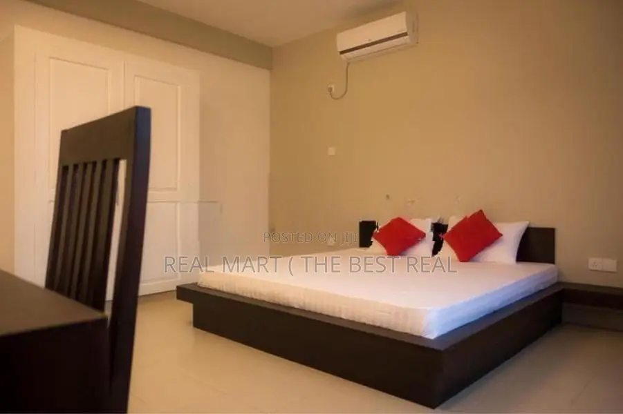 Mount Lavinia:15 Bedrooms Luxury House for Sale at De Seram Place