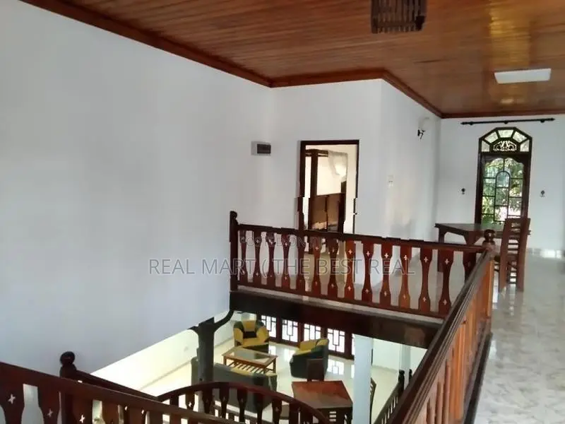 Beruwala Town : 5BR (20P) Luxury House for Sale