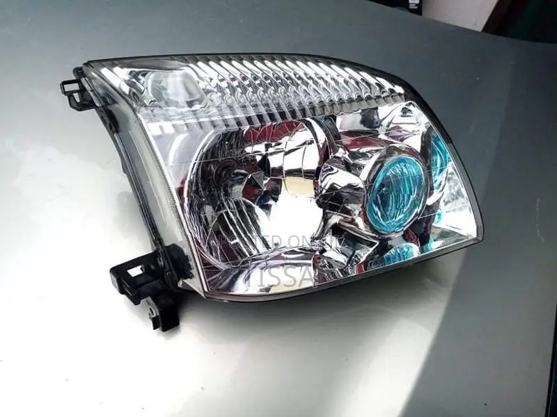 Nissan X Trail T30 Headlight