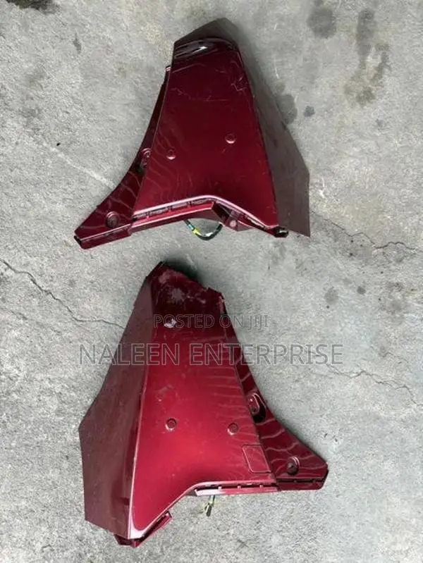 Toyota Tank Roomy Rear Buffer Ends