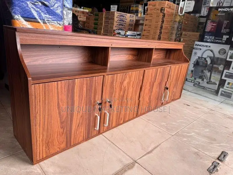 Modern 5 Ft Pantry Cupboard