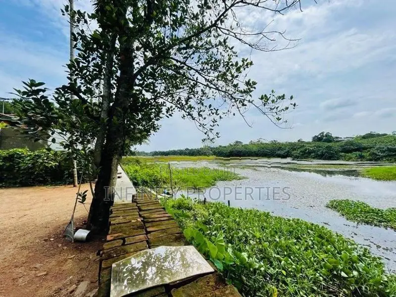(AFA948) water Front 16 P Land for Sale at Battramulla