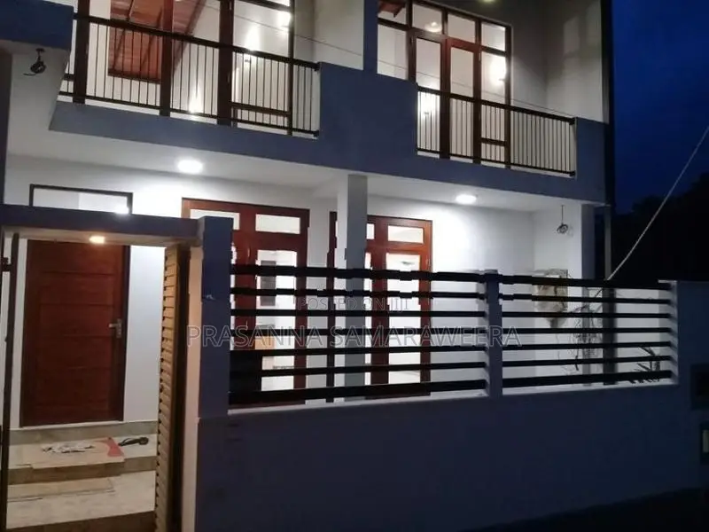 Brand New Solid Modern 2 Story House-Piliyandala