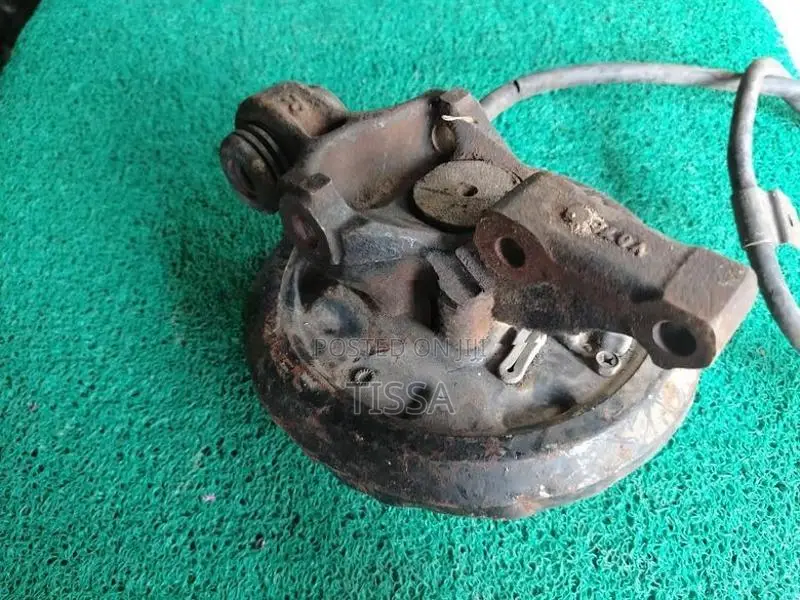 Nissan Sunny B12 Rear Hub