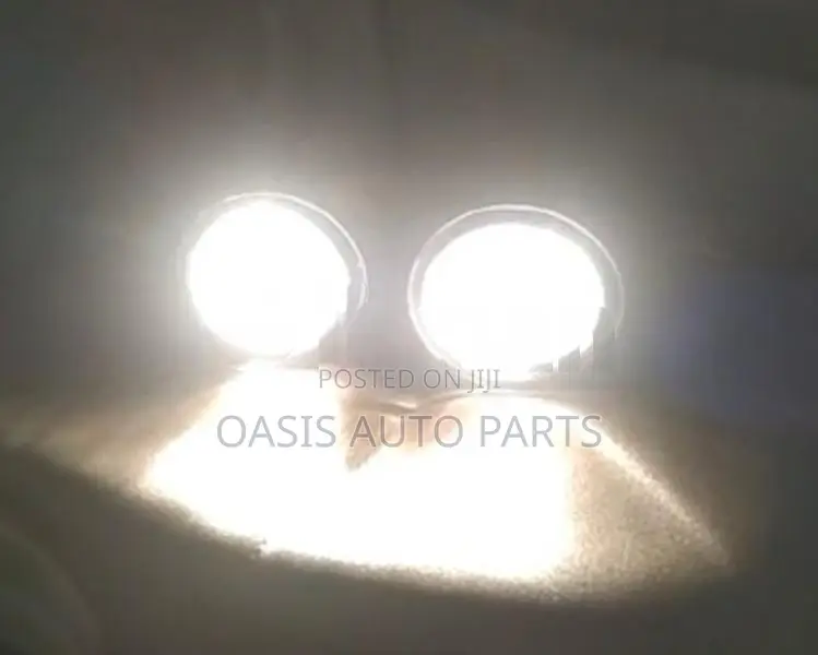 Toyota Prius Replacement Fog Lamps (Halogen Glass Lens 55watt)